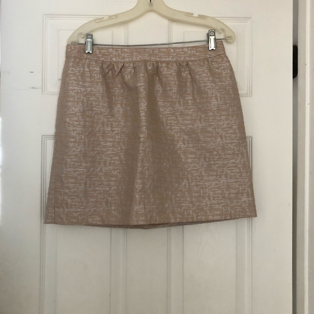 Gorgeous peach and champagne jacquard mini skirt WITH POCKETS. LOFT 10P